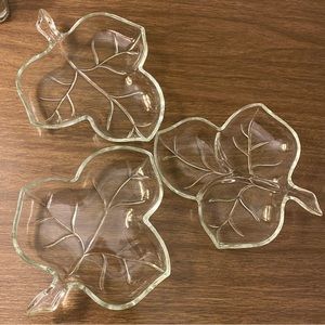 Set Of 3 Hazel Atlas 1970s Glass Maple Leaf Serving Nut Dishes, 1 Divided